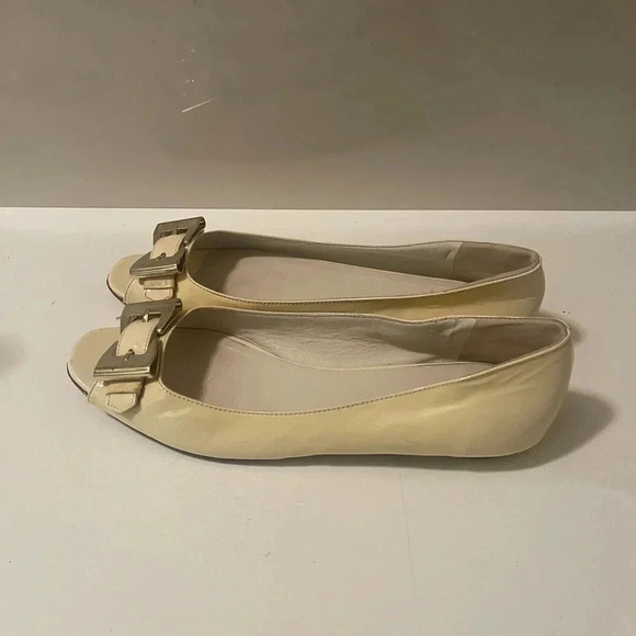 Gucci light lemon color patant leather open toe shoes in good conditions - Picture 6 of 16